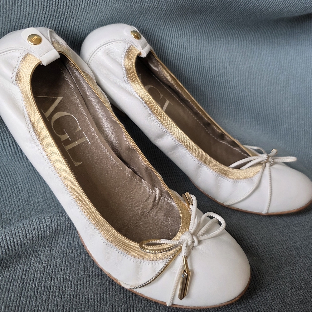 AGL White and Gold Flats, SZ 40, NWT